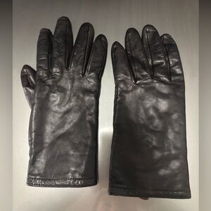 Women’s Black Faux Leather Gloves